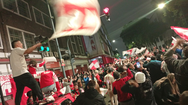 video-el-festejo-intimo-de-huracan-en-el-vestuario-y-la-locura-de-los-hinchas-en-parque-patricios-1 Video: el festejo íntimo de Huracán en el vestuario y la locura de los hinchas en Parque Patricios