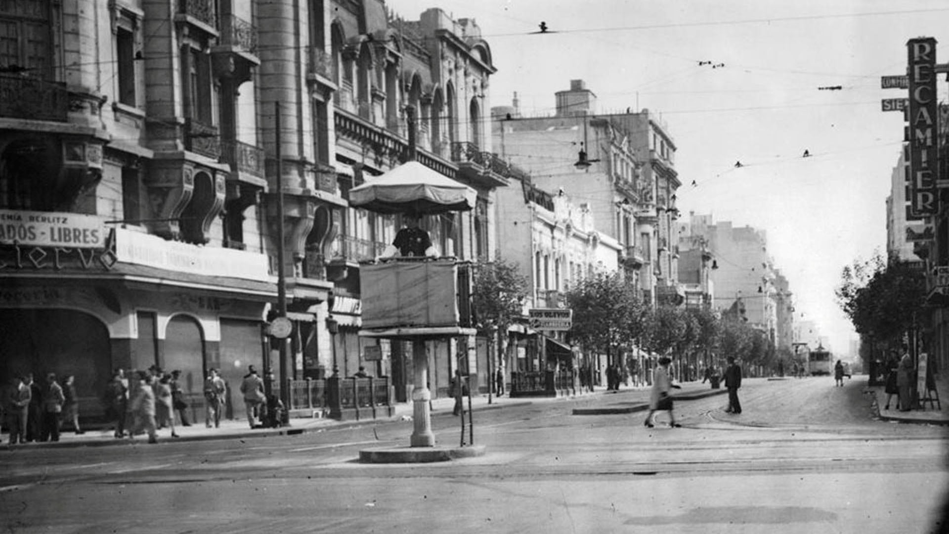 asi-eran-en-el-siglo-pasado-asi-son-en-la-actualidad-la-transformacion-de-veinte-sitios-emblematicos-de-la-ciudad-de-buenos-aires-17 Así eran en el siglo pasado, así son en la actualidad: la transformación de veinte sitios emblemáticos de la ciudad de Buenos Aires