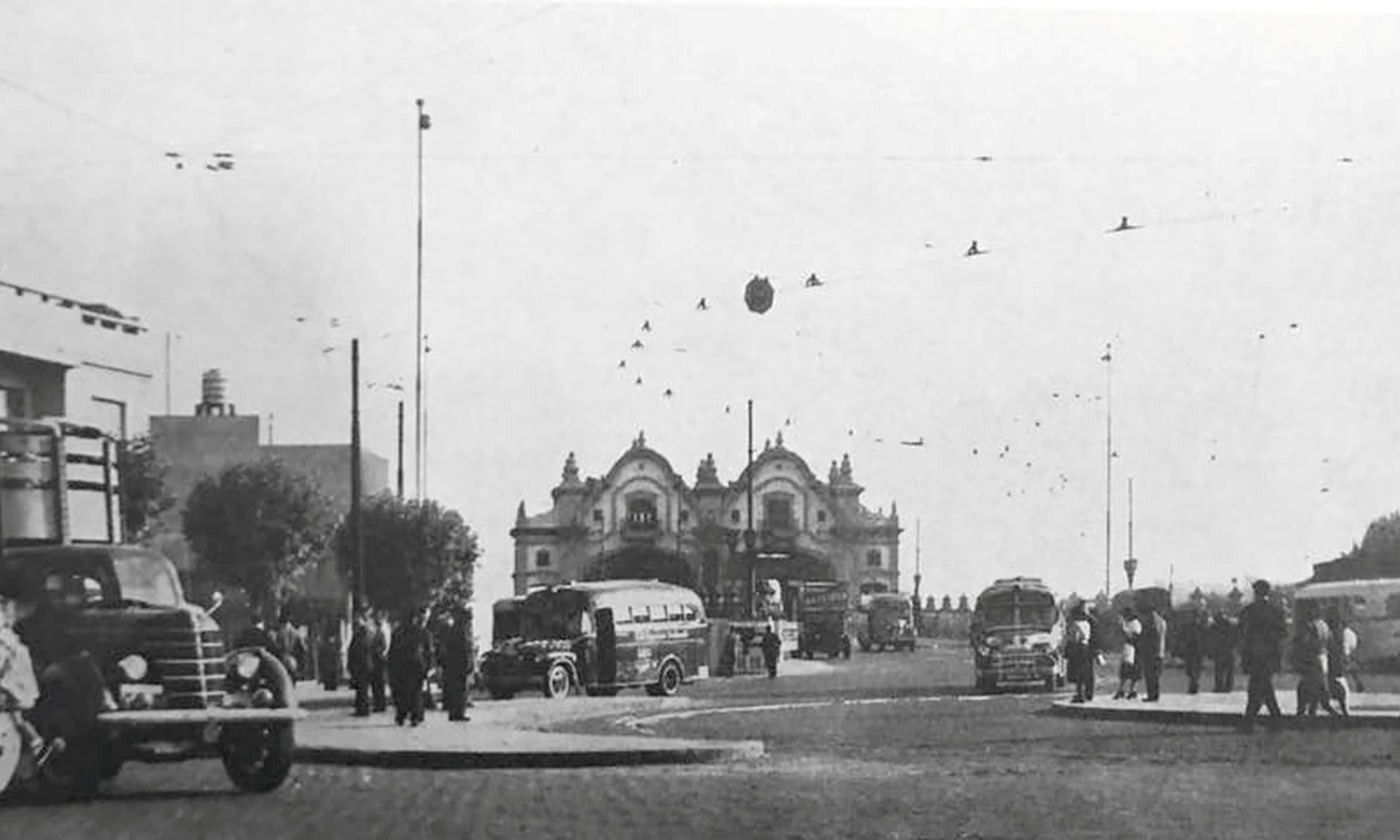 asi-eran-en-el-siglo-pasado-asi-son-en-la-actualidad-la-transformacion-de-veinte-sitios-emblematicos-de-la-ciudad-de-buenos-aires-33 Así eran en el siglo pasado, así son en la actualidad: la transformación de veinte sitios emblemáticos de la ciudad de Buenos Aires