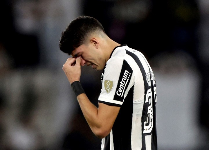 botafogo-fue-sancionado-por-la-fifa-por-no-pagar-el-pase-de-thiago-almada-1 Botafogo fue sancionado por la FIFA por no pagar el pase de Thiago Almada