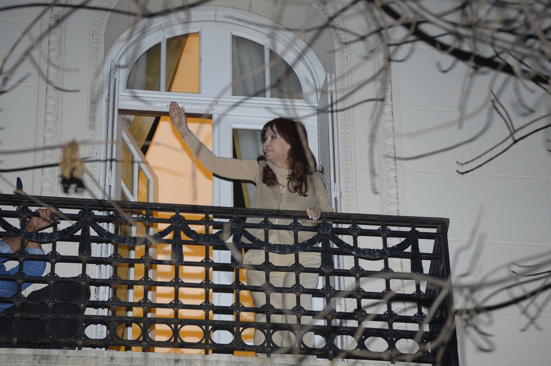estudiantes-tomaron-la-facultad-de-filosofia-y-letras-tras-la-ratificacion-de-la-condena-a-cristina-kirchner-1 Estudiantes tomaron la Facultad de Filosofía y Letras tras la ratificación de la condena a Cristina Kirchner
