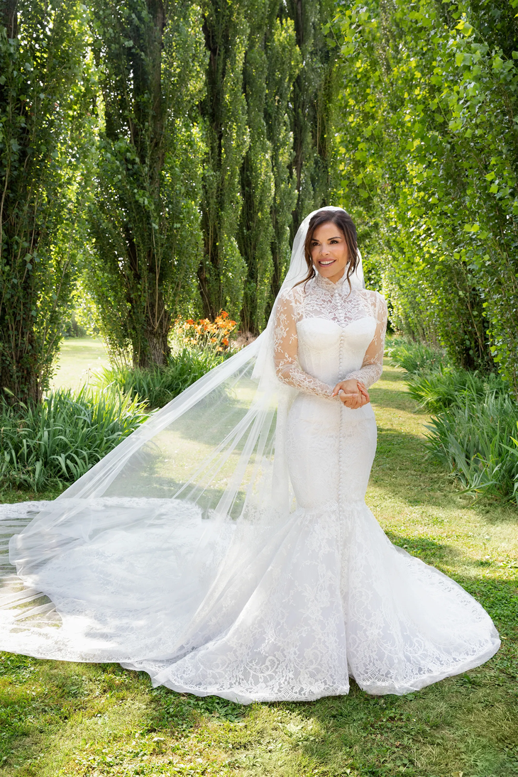 jeff-bezos-se-caso-con-lauren-sanchez-en-una-imponente-boda-en-venecia-el-espectacular-vestido-de-la-novia-1 Jeff Bezos se casó con Lauren Sánchez en una imponente boda en Venecia: el espectacular vestido de la novia