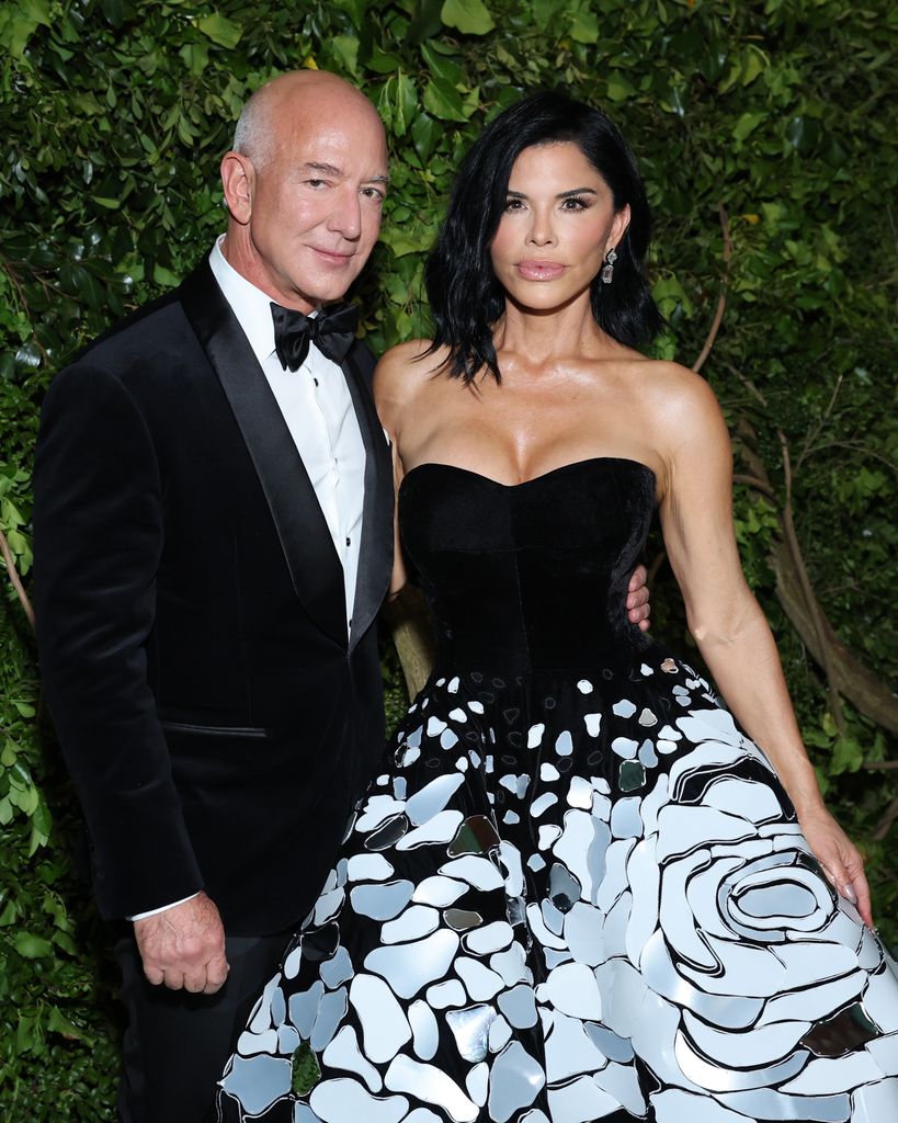 jeff-bezos-y-lauren-sanchez-se-casaron-antes-de-llegar-a-venecia-y-firmaron-un-millonario-acuerdo-prenupcial-4 Jeff Bezos y Lauren Sánchez se casaron antes de llegar a Venecia y firmaron un millonario acuerdo prenupcial