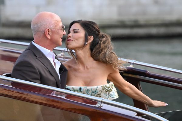 Jeff Bezos y Lauren Sánchez se casaron antes de llegar a Venecia y firmaron un millonario acuerdo prenupcial