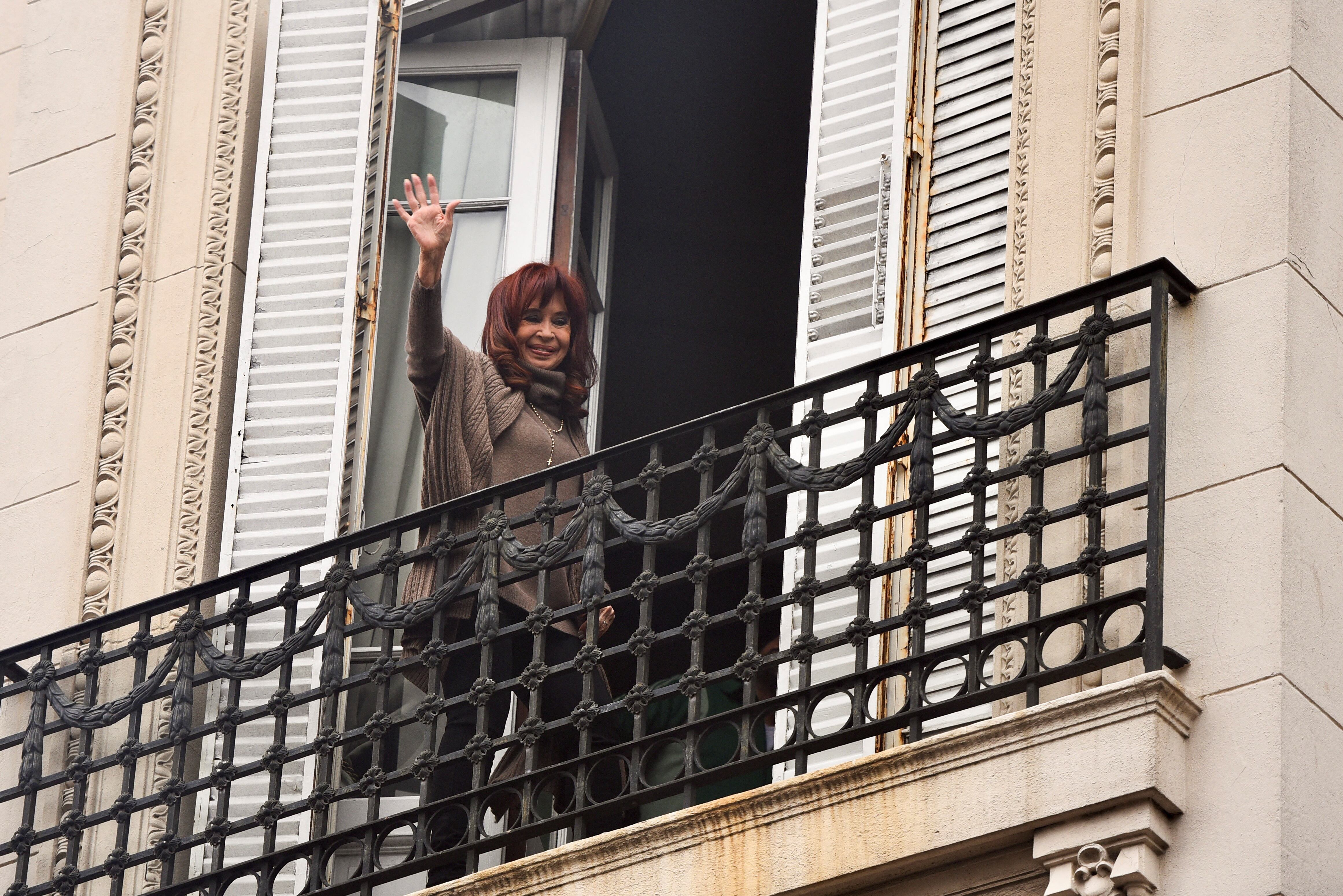 juan-manuel-lopez-los-proximos-cuatro-anos-de-cristina-kirchner-seran-de-peregrinar-por-comodoro-py-1 Juan Manuel López: “Los próximos cuatro años de Cristina Kirchner serán de peregrinar por Comodoro Py”