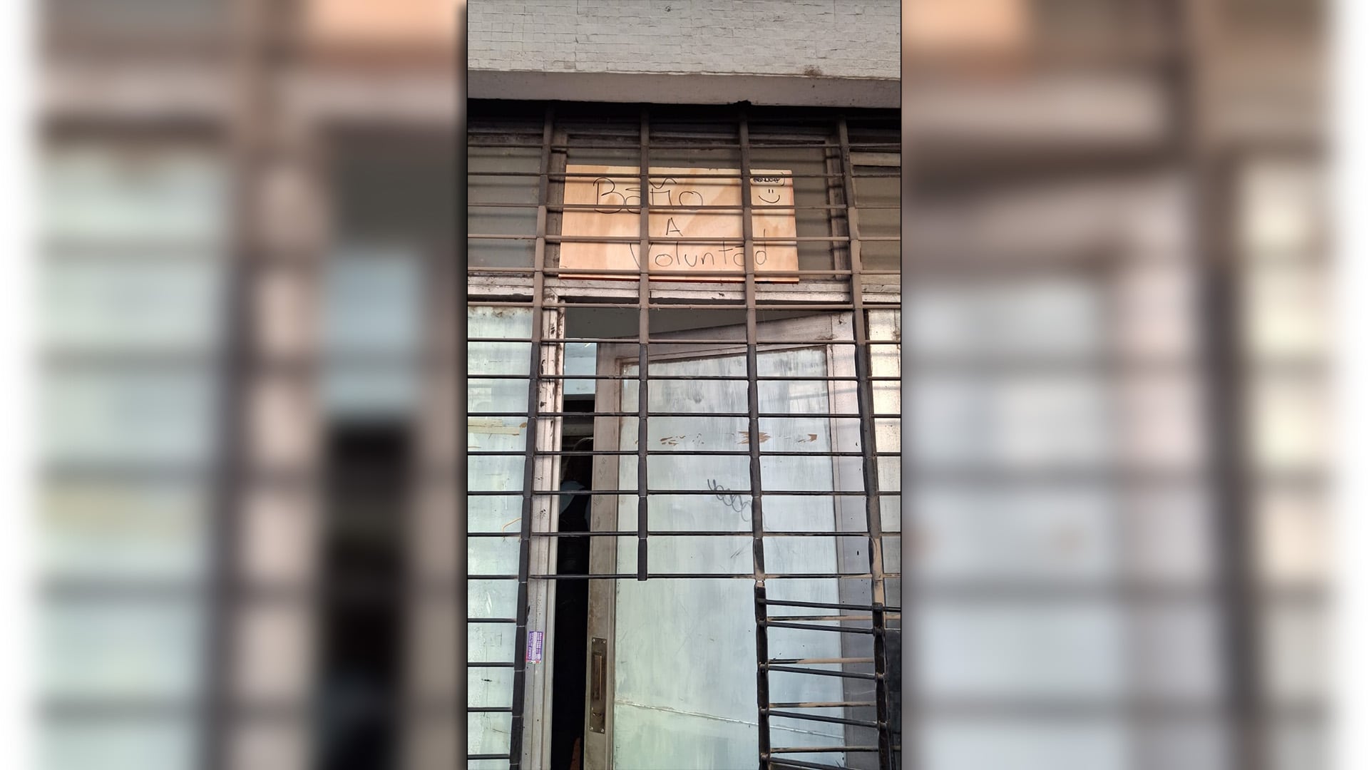 la-cuadra-que-eligio-cfk-para-cumplir-su-condena-275-000-dolares-para-vivir-bajo-su-balcon-y-bano-a-la-gorra-para-la-militancia-2 La cuadra que eligió CFK para cumplir su condena: 275.000 dólares para vivir bajo su balcón y baño “a la gorra” para la militancia