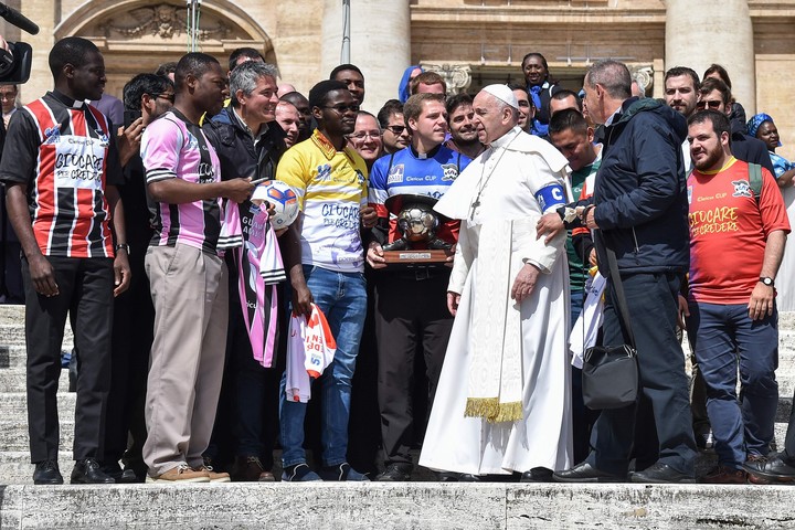 la-imperdible-iniciativa-de-crear-el-primer-club-de-futbol-del-vaticano-4 La imperdible iniciativa de crear el primer club de fútbol del Vaticano