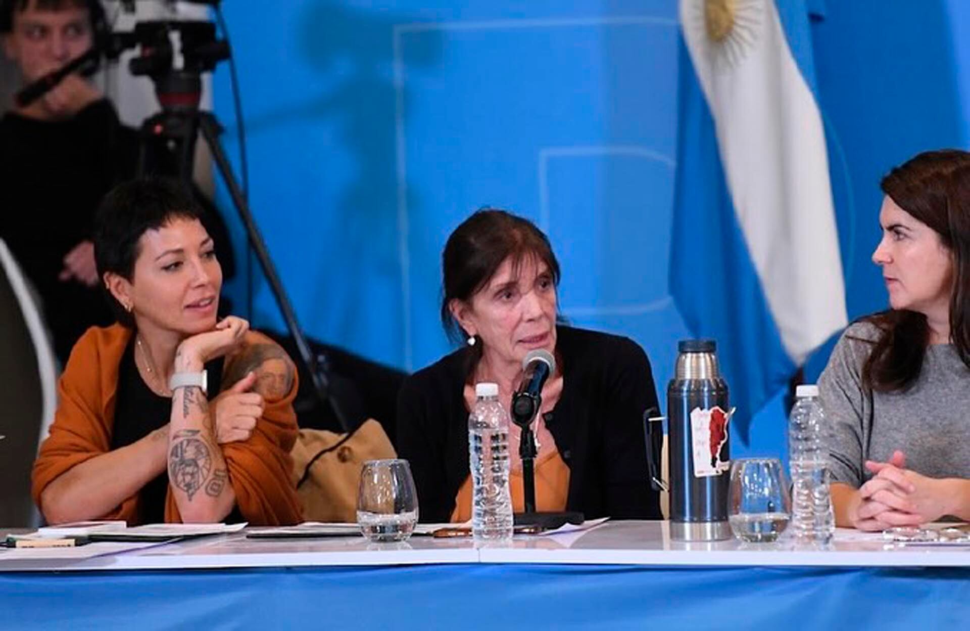 los-intendentes-diran-presente-a-la-reunion-en-el-pj-para-respaldar-a-cfk-y-la-interna-se-pausa-por-unos-dias-1 Los intendentes dirán presente a la reunión en el PJ para respaldar a CFK y la interna se pausa por unos días