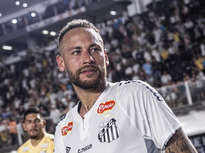 luego-de-poner-en-duda-su-continuidad-neymar-quedo-a-un-paso-de-renovar-con-santos-4 Luego de poner en duda su continuidad, Neymar quedó a un paso de renovar con Santos