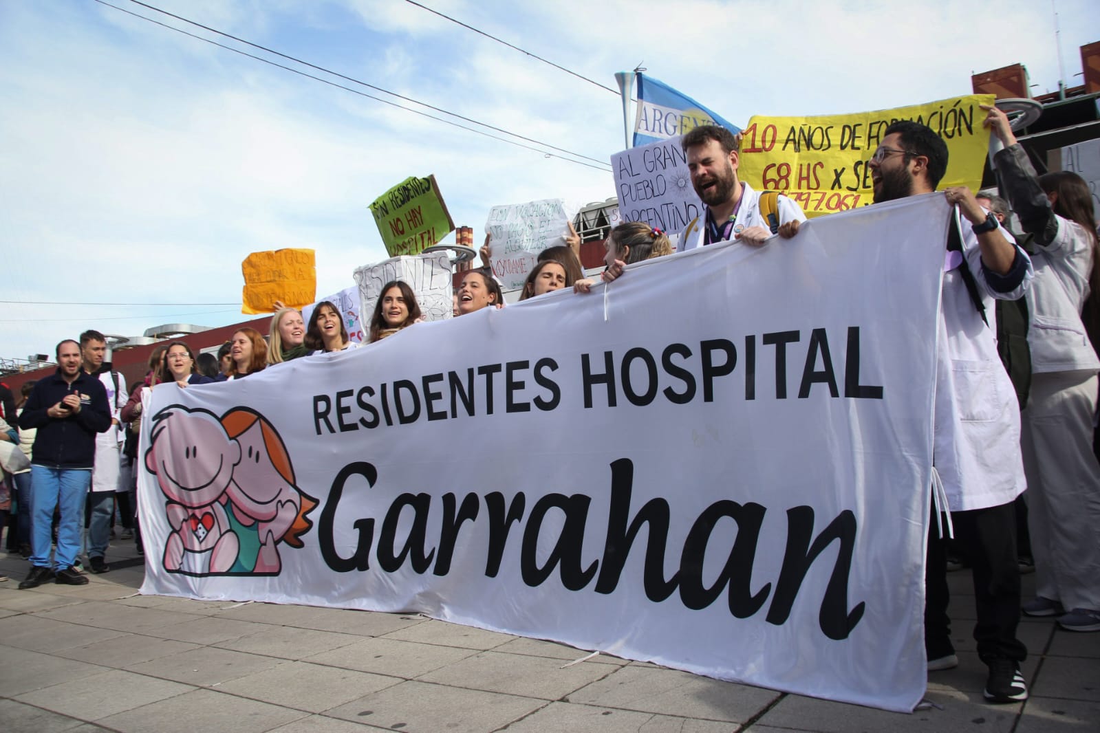 mario-lugones-hablo-sobre-el-conflicto-en-el-hospital-garrahan-los-recursos-no-deben-destinarse-a-la-militancia-rentada-3 Mario Lugones habló sobre el conflicto en el Hospital Garrahan: “Los recursos no deben destinarse a la militancia rentada”