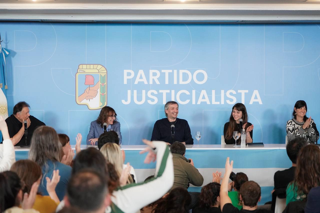 maximo-kirchner-volvio-a-cuestionar-la-condena-a-cfk-y-aseguro-molesta-ver-bailar-una-mujer-en-un-balcon-con-su-pueblo-2 Máximo Kirchner volvió a cuestionar la condena a CFK y aseguró: “Molesta ver bailar una mujer en un balcón con su pueblo”