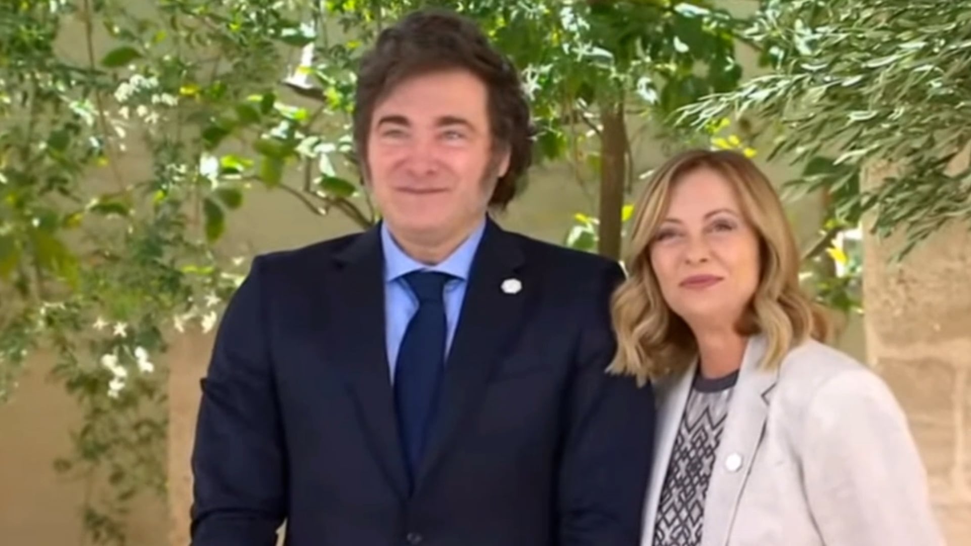 milei-llego-a-roma-para-iniciar-su-vinculo-personal-con-leon-xvi-y-profundizar-la-alianza-geopolitica-con-meloni-1 Milei llegó a Roma para iniciar su vínculo personal con León XVI y profundizar la alianza geopolítica con Meloni