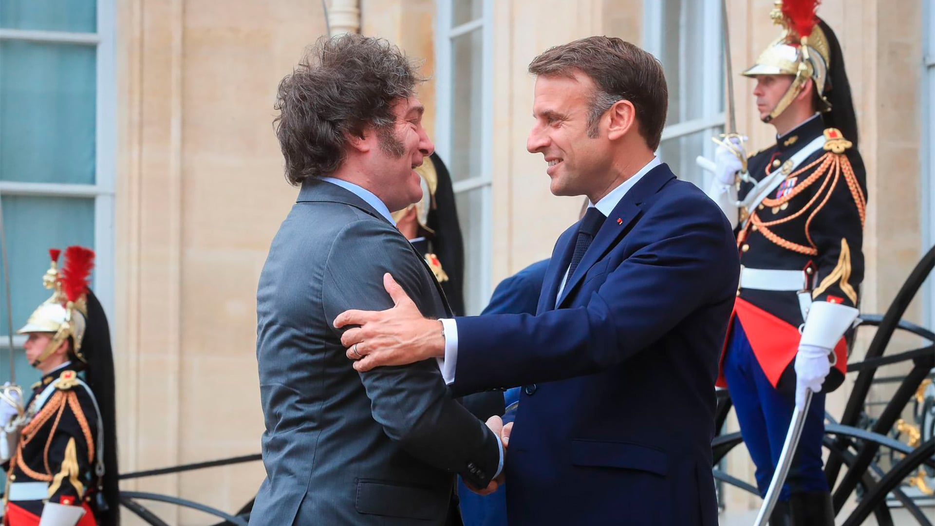 milei-llego-a-roma-para-iniciar-su-vinculo-personal-con-leon-xvi-y-profundizar-la-alianza-geopolitica-con-meloni-2 Milei llegó a Roma para iniciar su vínculo personal con León XVI y profundizar la alianza geopolítica con Meloni