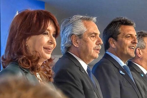 Presentan un amparo electoral para habilitar la candidatura de Cristina Kirchner