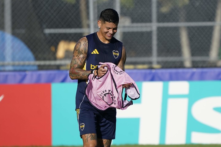 russo-recibio-una-buena-noticia-en-la-practica-de-boca-y-dejo-indicios-del-11-1 Russo recibió una buena noticia en la práctica de Boca y dejó indicios del 11