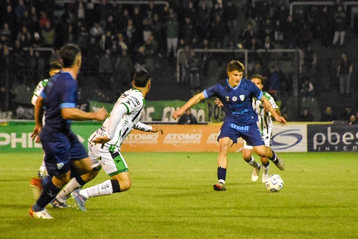temperley-le-gano-a-chicago-y-se-acerco-a-los-puestos-de-reducido-1 Temperley le ganó a Chicago y se acercó a los puestos de Reducido