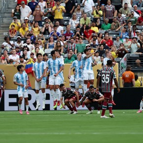 video-neymar-y-lamine-yamal-se-divierten-jugando-al-futbol-voley-en-brasil-1 Video: Neymar y Lamine Yamal se divierten jugando al fútbol vóley en Brasil