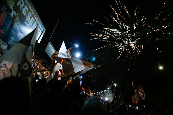 videos-y-fotos-la-fiesta-en-vicente-lopez-con-el-titulo-de-platense-10 Videos y fotos: la fiesta en Vicente López con el título de Platense