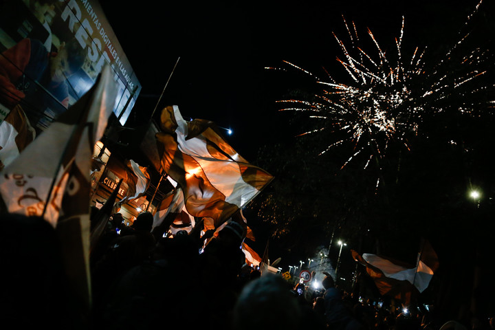 videos-y-fotos-la-fiesta-en-vicente-lopez-con-el-titulo-de-platense-11 Videos y fotos: la fiesta en Vicente López con el título de Platense