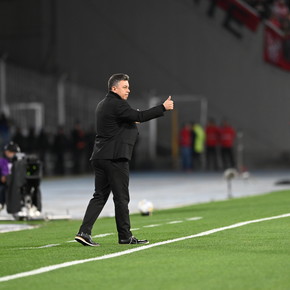 a-golpes-de-puno-los-hinchas-de-instituto-se-pelearon-entre-ellos-tras-la-derrota-ante-river-2 A golpes de puño: los hinchas de Instituto se pelearon entre ellos tras la derrota ante River