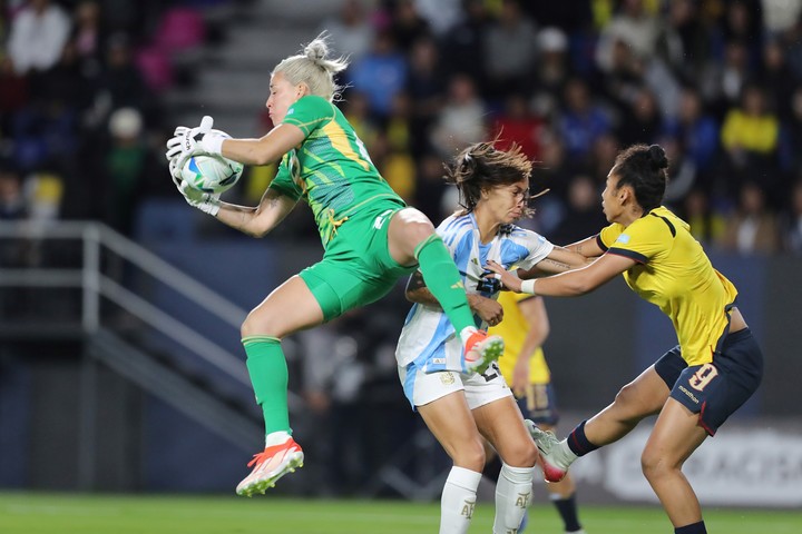 argentina-le-gano-a-ecuador-quedo-primera-de-su-grupo-y-se-metio-en-semis-de-la-copa-america-femenina-1 Argentina le ganó a Ecuador, quedó primera de su grupo y se metió en semis de la Copa América Femenina