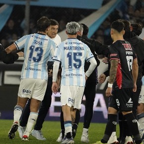 arias-del-el-arbitro-nos-hizo-perder-tres-puntos-a-no-podemos-descifrar-rapido-partidos-donde-se-nos-meten-atras-4 Arias: del "el árbitro nos hizo perder tres puntos" a "no podemos descifrar rápido partidos donde se nos meten atrás"