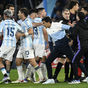 arias-del-el-arbitro-nos-hizo-perder-tres-puntos-a-no-podemos-descifrar-rapido-partidos-donde-se-nos-meten-atras-7 Arias: del "el árbitro nos hizo perder tres puntos" a "no podemos descifrar rápido partidos donde se nos meten atrás"