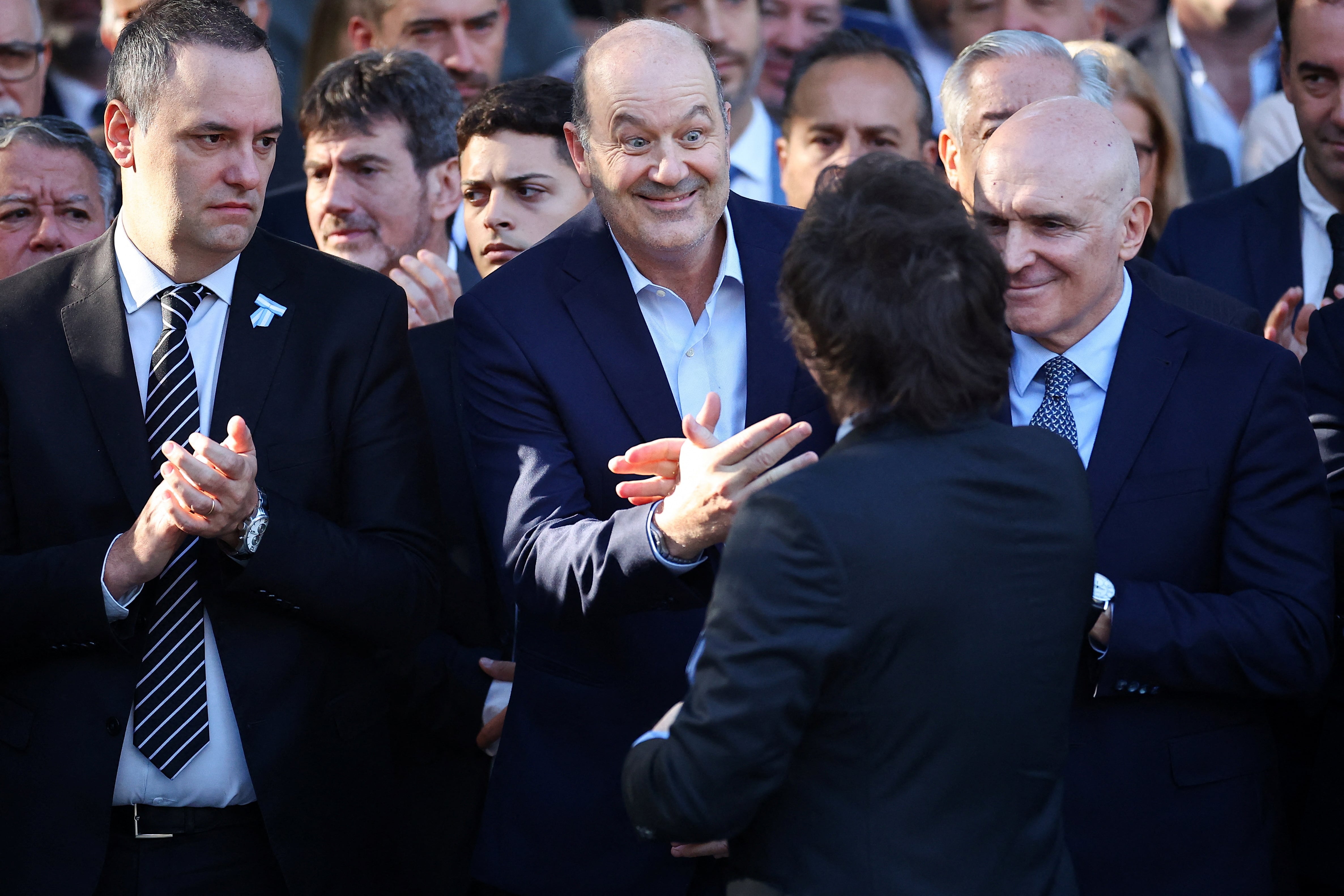 coparticipacion-sturzenegger-pidio-no-vetar-el-proyecto-porque-facilitaria-realizar-cambios-en-el-reparto-de-recursos-2 Coparticipación: Sturzenegger pidió no vetar el proyecto porque facilitaría realizar cambios en el reparto de recursos