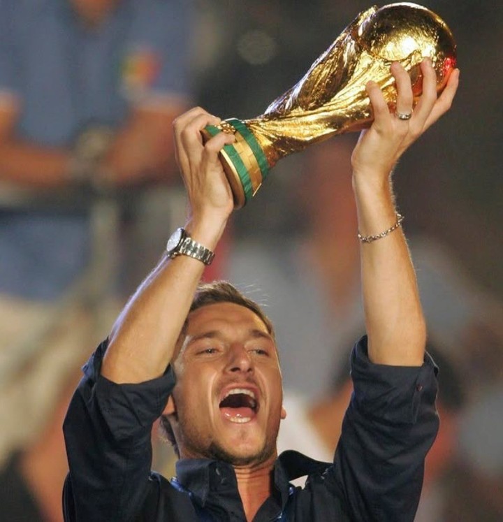 el-hijo-de-francesco-totti-deja-el-futbol-a-los-19-por-presion-social-2 El hijo de Francesco Totti deja el fútbol a los 19 por presión social