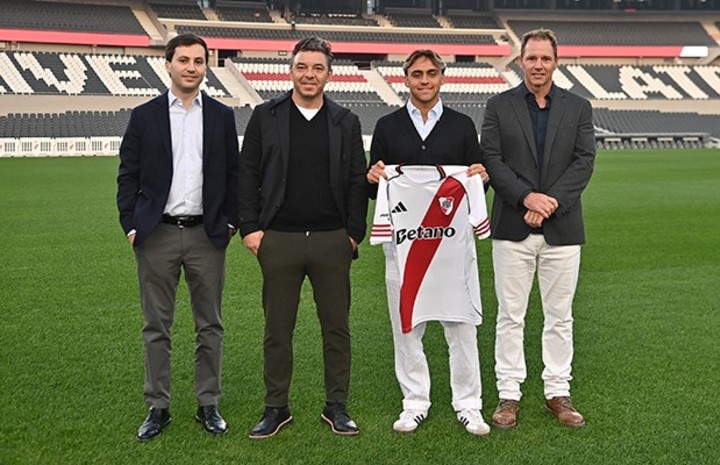 el-pibe-de-los-100-millones-de-clausula-se-entrena-con-el-equipo-de-gallardo-y-espera-su-chance-1 El pibe de los 100 millones de cláusula se entrena con el equipo de Gallardo y espera su chance