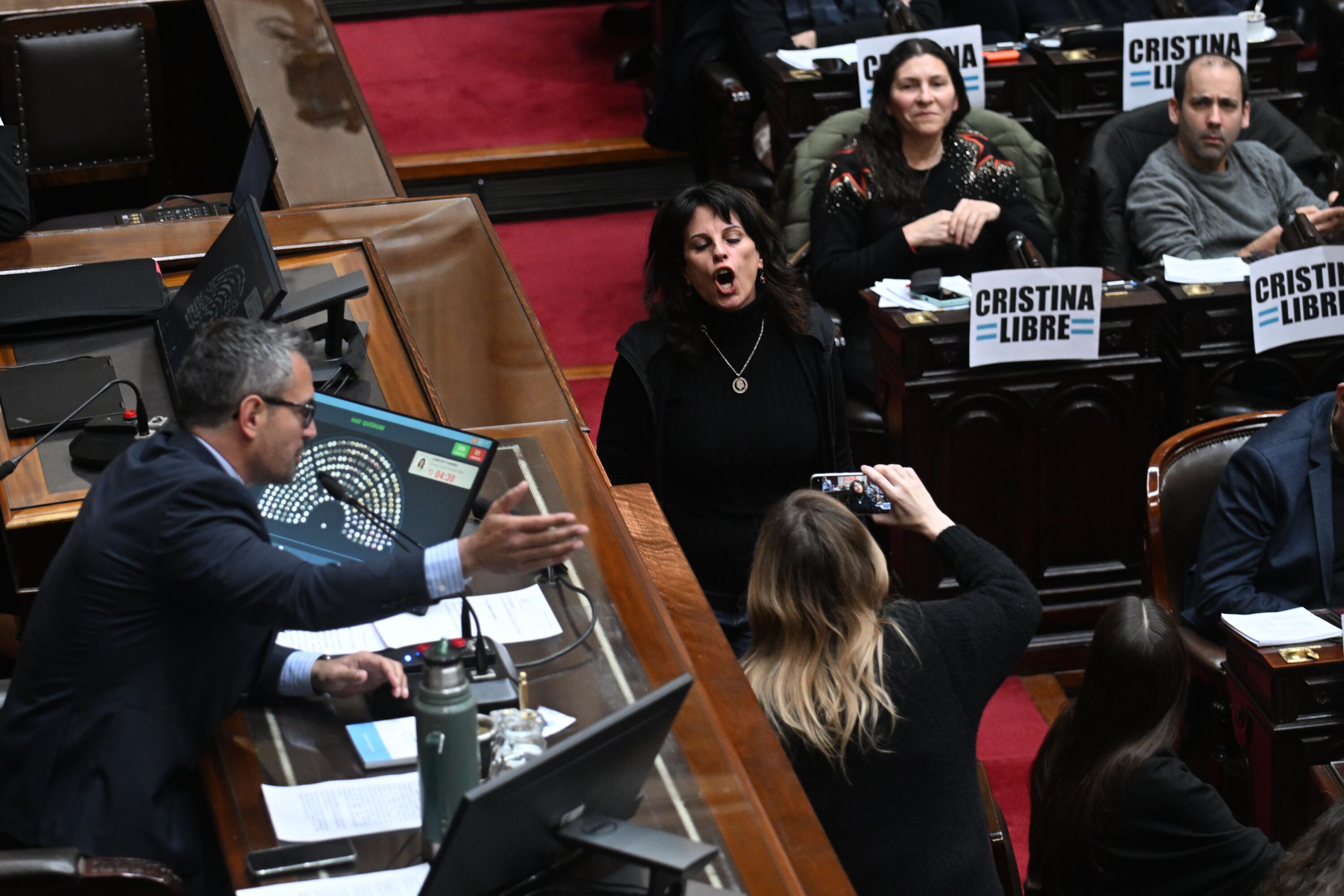 en-una-sesion-que-termino-en-escandalo-la-oposicion-avanzo-con-dos-temas-incomodos-para-el-gobierno-1 En una sesión que terminó en escándalo, la oposición avanzó con dos temas incómodos para el Gobierno