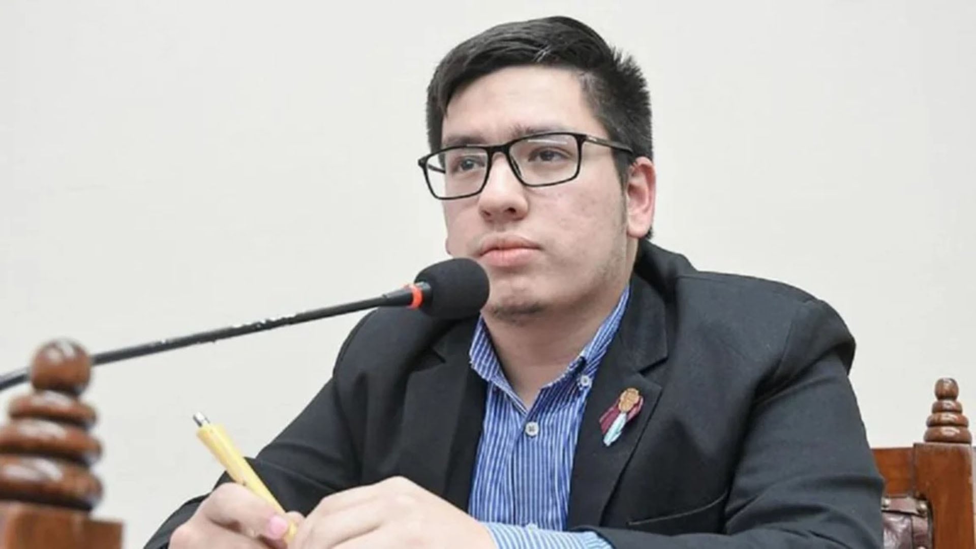 escandalo-en-salta-renuncio-un-joven-concejal-de-lla-que-le-exigia-sexo-oral-a-una-mujer-a-cambio-de-10-mil-pesos-1 Escándalo en Salta: renunció un joven concejal de LLA que le exigía sexo oral a una mujer a cambio de 10 mil pesos
