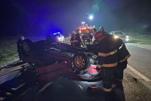 Grave accidente en Ruta 2: Perdió el control, se cruzó de carril y volcó en medio de la niebla