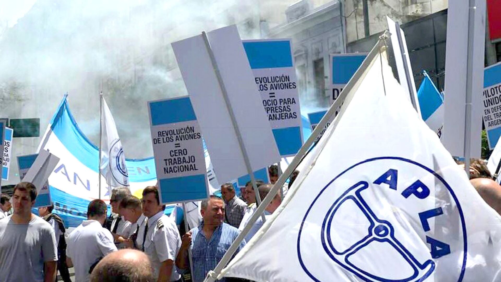 gremios-aeronauticos-amenazan-con-medidas-de-fuerza-desde-el-proximo-viernes-contra-la-desregulacion-del-sector-1 Gremios aeronáuticos amenazan con medidas de fuerza desde el próximo viernes contra la desregulación del sector