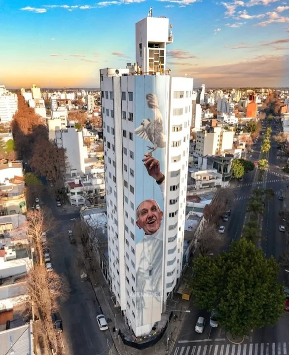 inauguraron-en-la-plata-el-mural-mas-grande-del-mundo-dedicado-al-papa-francisco-1 Inauguraron en La Plata el mural más grande del mundo dedicado al papa Francisco
