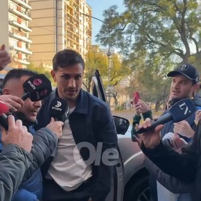locura-por-paredes-la-inedita-medida-de-boca-para-que-los-hinchas-se-saquen-una-foto-con-el-4 Locura por Paredes: la inédita medida de Boca para que los hinchas se saquen una foto con él
