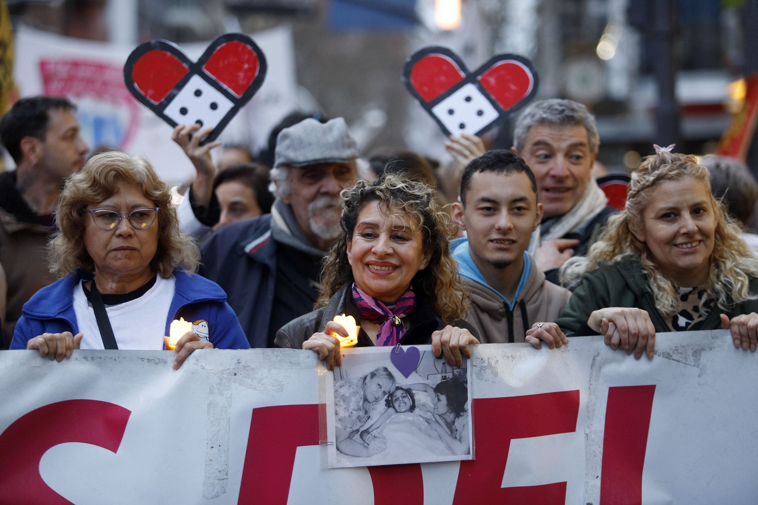 los-trabajadores-del-hospital-garrahan-realizan-una-marcha-de-velas-en-el-centro-porteno-1 Los trabajadores del Hospital Garrahan realizan una “marcha de velas” en el centro porteño