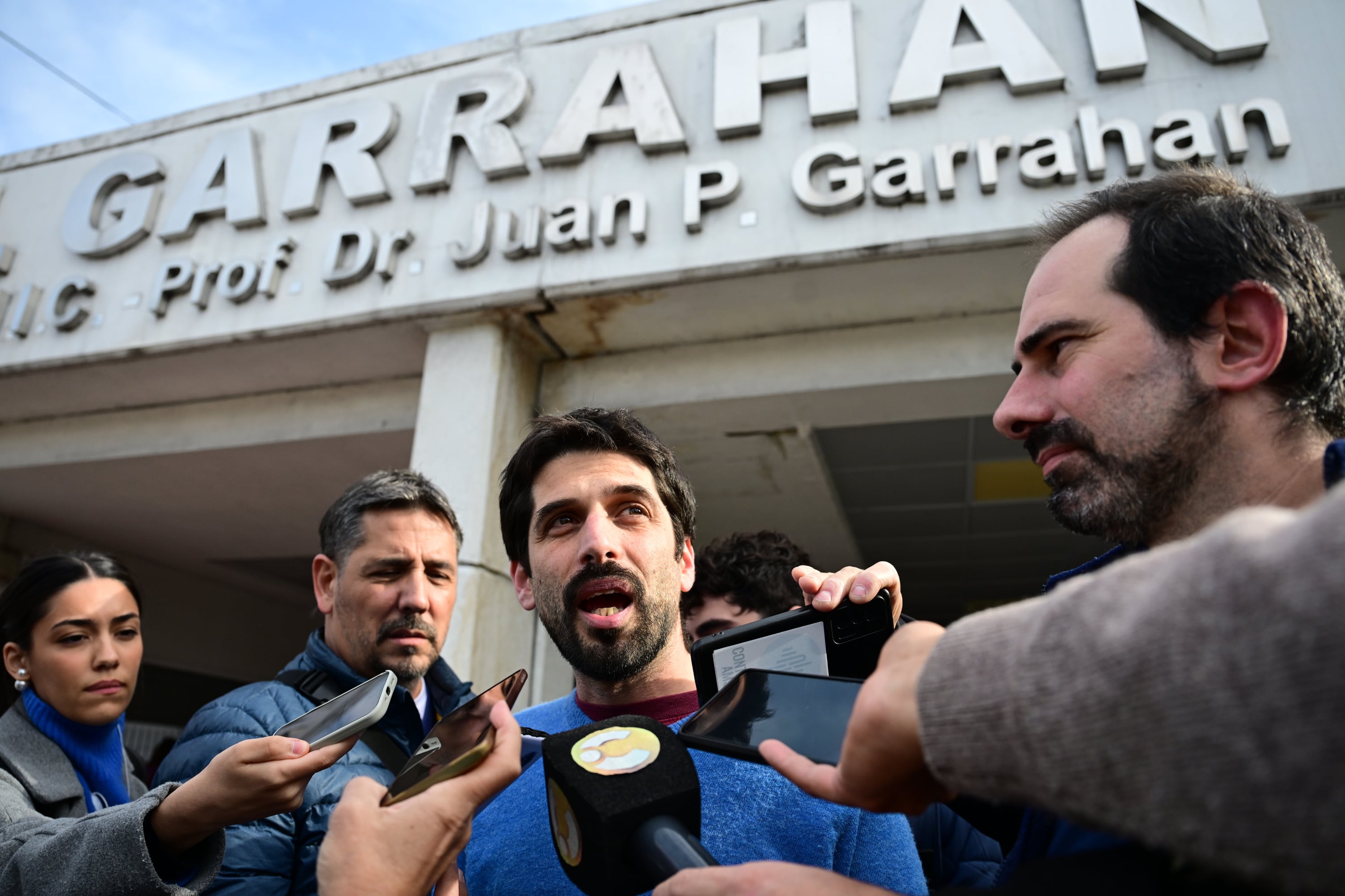 los-trabajadores-del-hospital-garrahan-realizan-una-marcha-de-velas-en-el-centro-porteno-2 Los trabajadores del Hospital Garrahan realizan una “marcha de velas” en el centro porteño