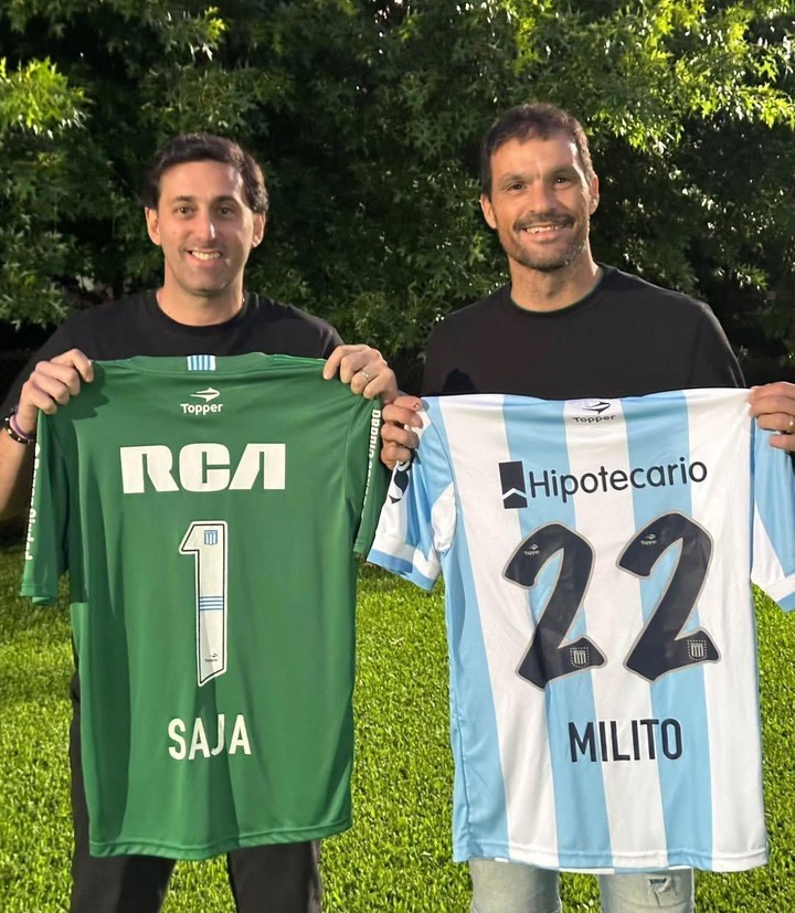 maravilla-martinez-tras-firmar-la-clausula-historica-en-el-futbol-argentino-es-muy-lindo-jugar-en-racing-hasta-mi-retiro-1 Maravilla Martínez, tras firmar la cláusula histórica en el fútbol argentino: "Es muy lindo jugar en Racing hasta mi retiro"