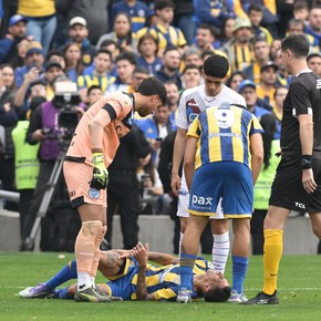 maravilla-martinez-tras-firmar-la-clausula-historica-en-el-futbol-argentino-es-muy-lindo-jugar-en-racing-hasta-mi-retiro-3 Maravilla Martínez, tras firmar la cláusula histórica en el fútbol argentino: "Es muy lindo jugar en Racing hasta mi retiro"