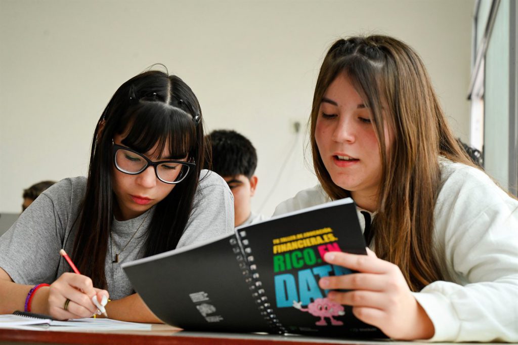 mas-de-21-000-chicos-aprenden-a-manejar-su-plata-en-el-curso-rico-en-data-de-banco-provincia Más de 21.000 chicos aprenden a manejar su plata en el curso “Rico en data” de Banco Provincia