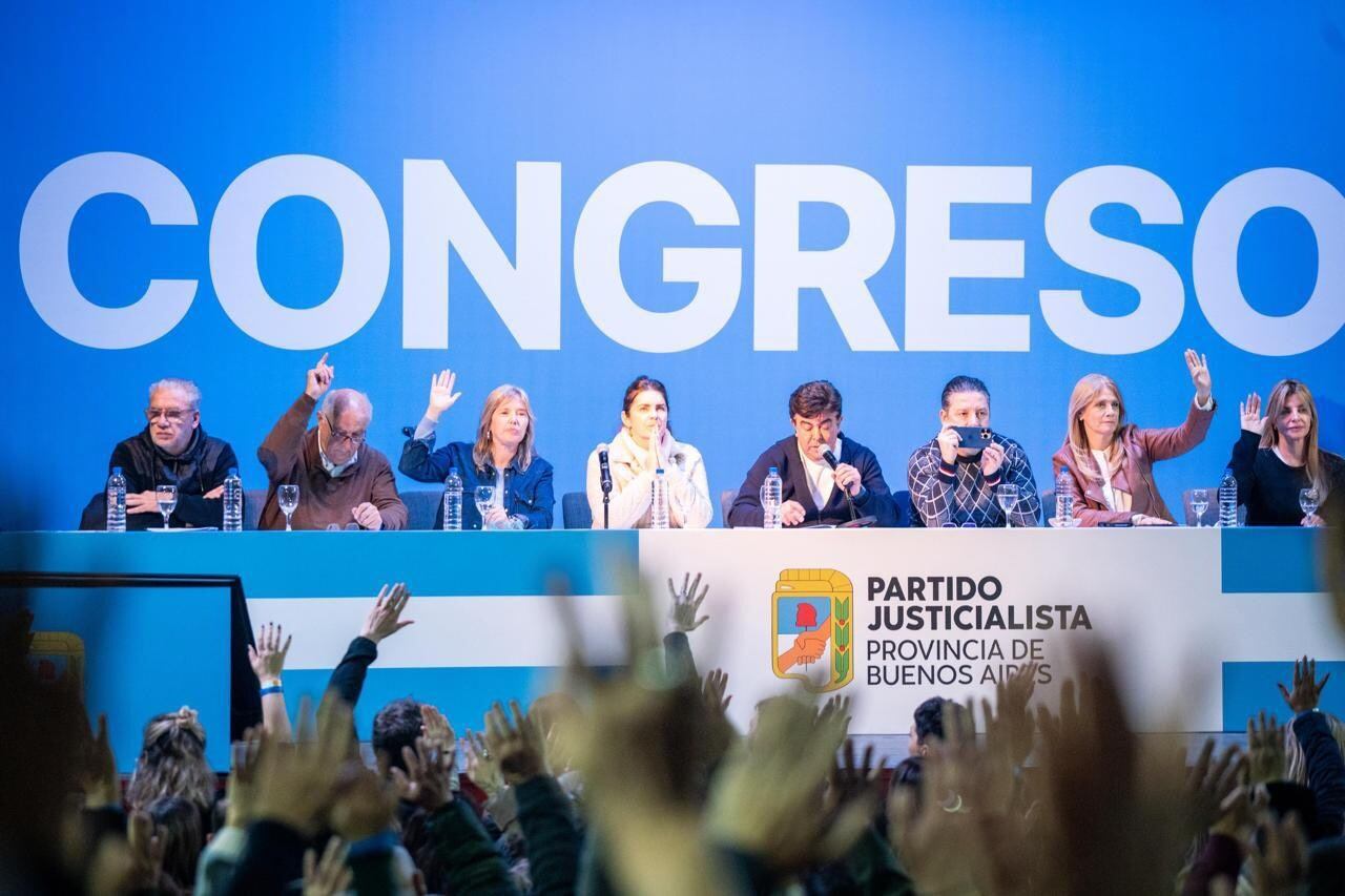 tras-el-congreso-del-pj-axel-kicillof-llamo-a-la-unidad-peronista-con-criticas-a-milei-y-un-guino-a-cristina-kirchner-1 Tras el Congreso del PJ, Axel Kicillof llamó a la unidad peronista con críticas a Milei y un guiño a Cristina Kirchner