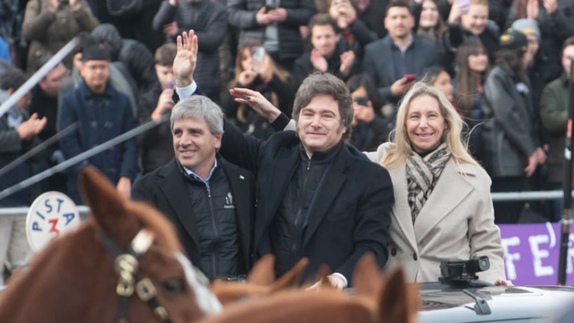 tras-hablar-en-la-rural-javier-milei-califico-de-genocidio-a-las-recientes-leyes-aprobadas-por-el-senado-y-volvio-a-criticar-a-villarruel-2 Tras hablar en La Rural, Javier Milei calificó de “genocidio” a las recientes leyes aprobadas por el Senado y volvió a criticar a Villarruel