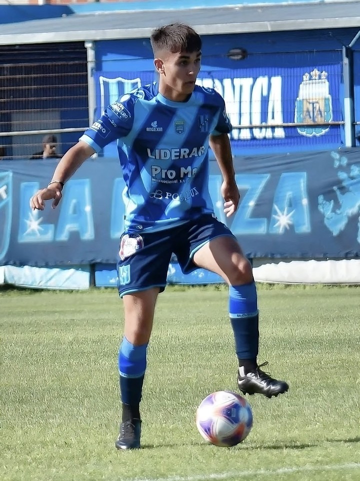 video-el-emotivo-minuto-de-silencio-de-san-telmo-en-honor-a-camilo-nuin-el-jugador-de-reserva-fallecido-2 Video: el emotivo minuto de silencio de San Telmo en honor a Camilo Nuin, el jugador de Reserva fallecido