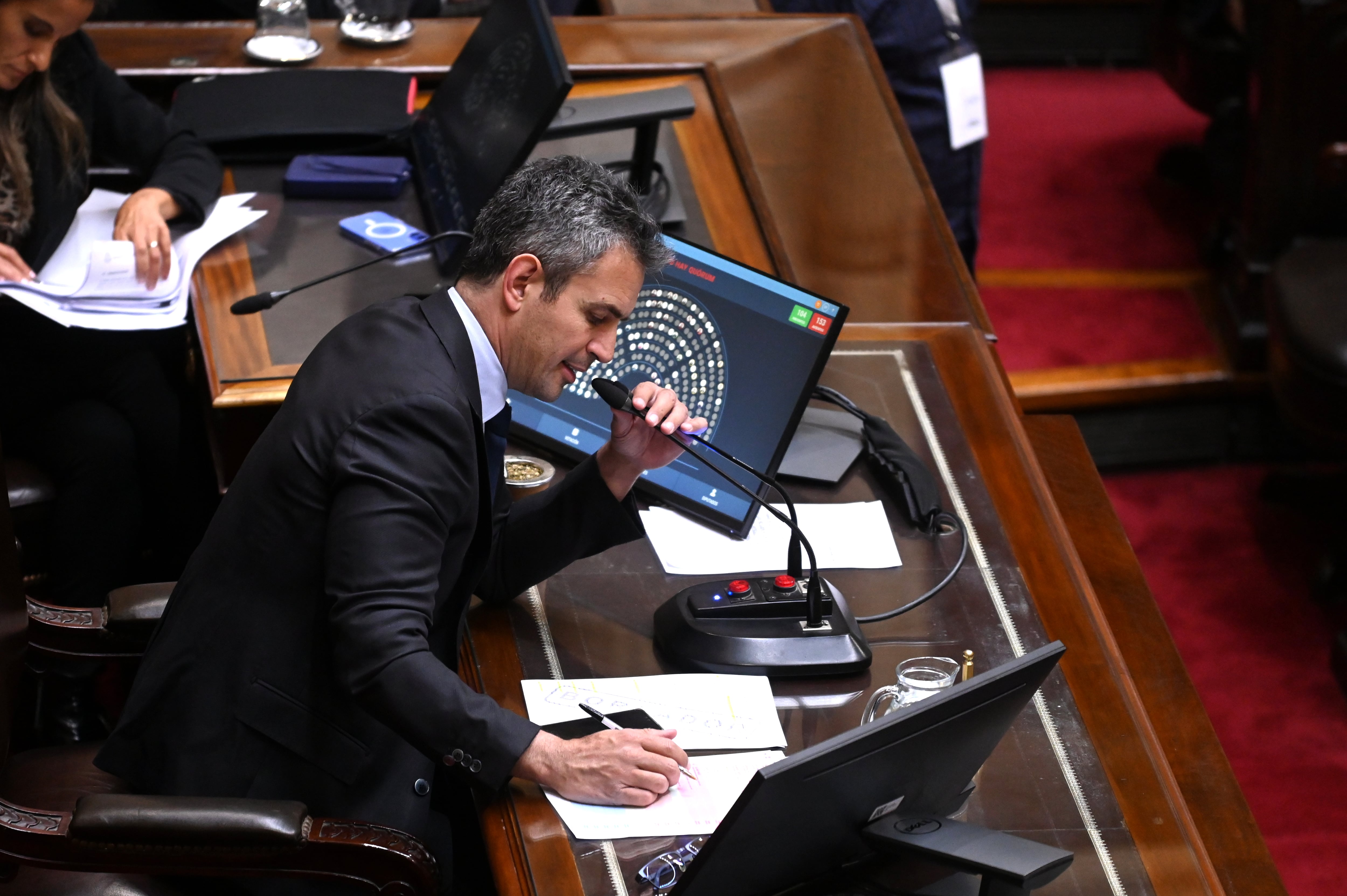 con-ayuda-de-gobernadores-el-oficialismo-ratifico-el-veto-de-milei-al-aumento-de-las-jubilaciones Con ayuda de gobernadores, el oficialismo ratificó el veto de Milei al aumento de las jubilaciones