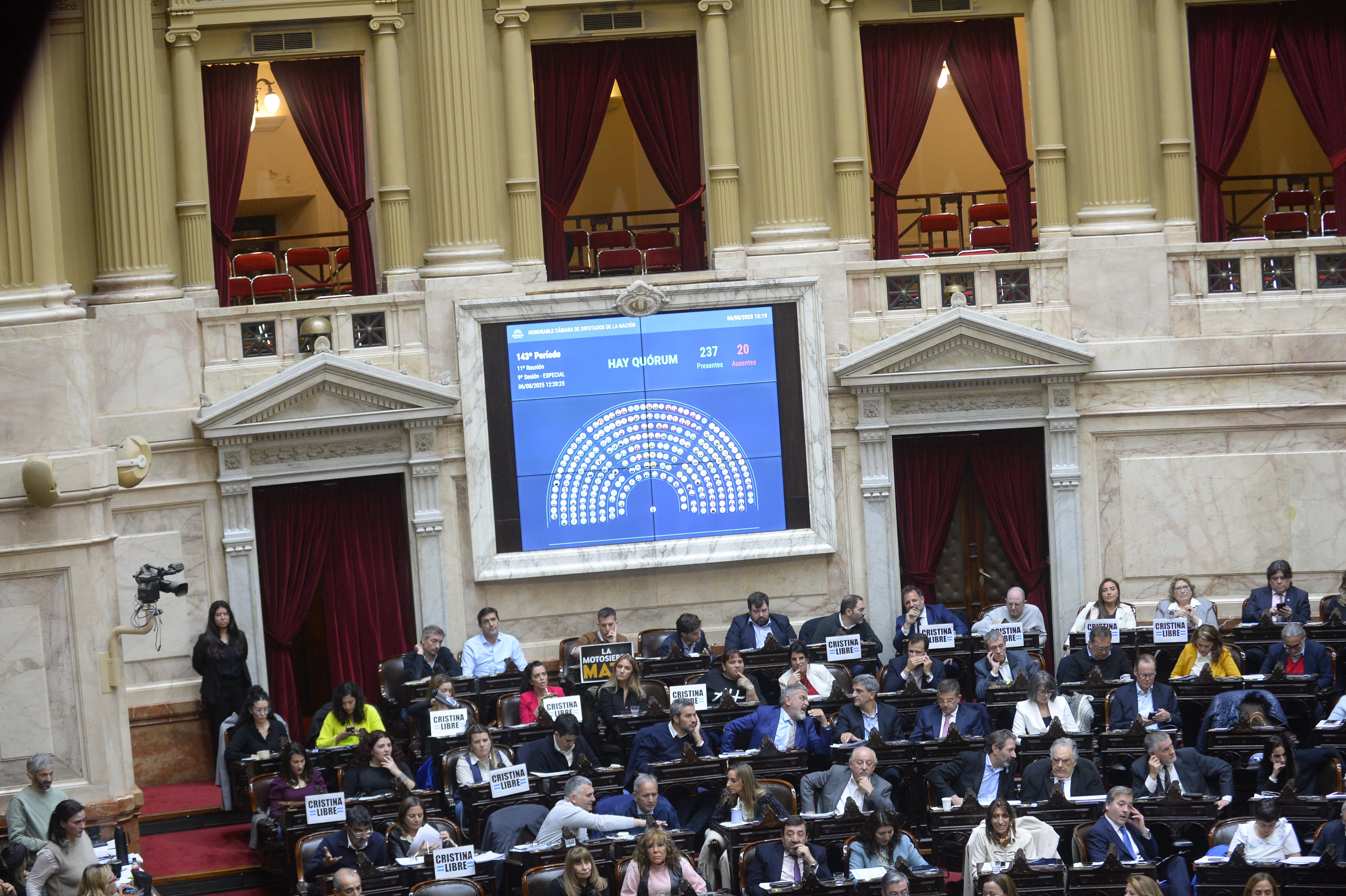 el-gobierno-quedo-golpeado-por-la-sesion-en-diputados-que-pasara-con-los-decretos-rechazados-y-cuales-seran-los-proximos-pasos-de-campana-1 El Gobierno quedó golpeado por la sesión en Diputados: qué pasará con los decretos rechazados y cuáles serán los próximos pasos de campaña