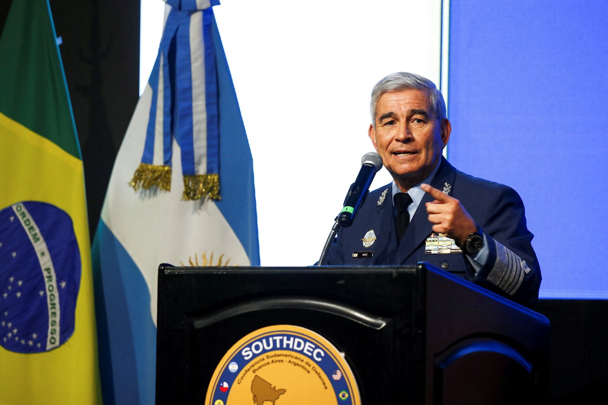 el-partido-comunista-chino-busca-exportar-su-modelo-autoritario-advirtio-el-jefe-del-comando-sur-en-buenos-aires-4 “El Partido Comunista Chino busca exportar su modelo autoritario”, advirtió el jefe del Comando Sur en Buenos Aires