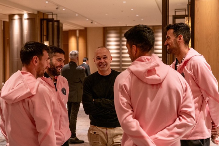 iniesta-compro-los-derechos-televisivos-del-club-de-messi-y-suarez-en-uruguay-1 Iniesta compró los derechos televisivos del club de Messi y Suarez en Uruguay