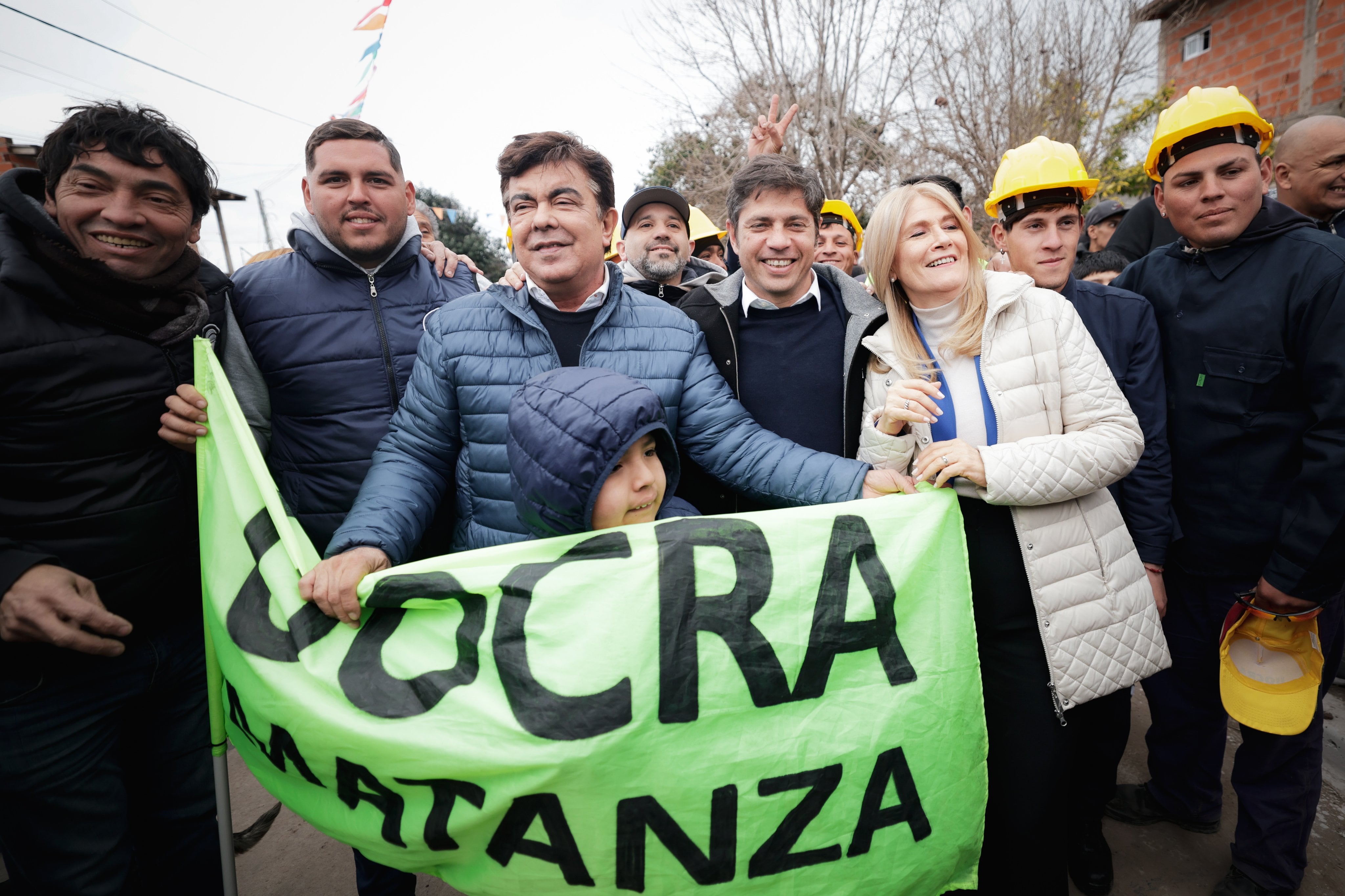kicillof-le-respondio-a-milei-viene-solo-para-sacarse-una-foto-pero-no-se-anima-a-caminar-los-barrios-2 Kicillof le respondió a Milei: “Viene solo para sacarse una foto, pero no se anima a caminar los barrios”