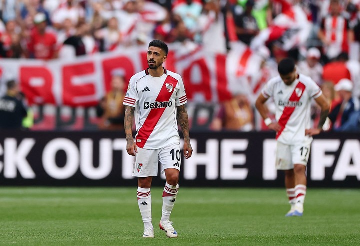 lanzini-hablo-por-primera-vez-como-jugador-de-velez-y-se-refirio-a-su-ultima-etapa-en-river-fue-un-poco-duro-1 Lanzini habló por primera vez como jugador de Vélez y se refirió a su última etapa en River: "Fue un poco duro"